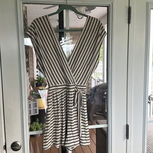 Size S Billabong Romper Ivory/Black